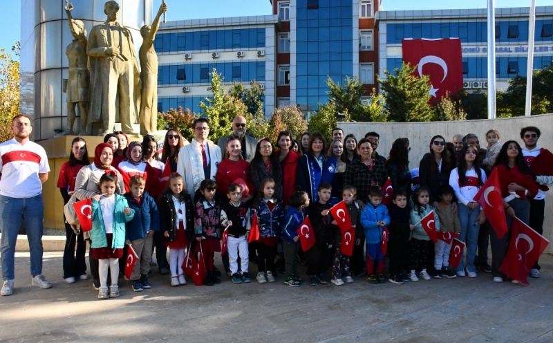 29 Ekim Cumhuriyet Bayramı Dolayısıyla Çelenk Koyma Töreni Gerçekleşti