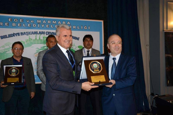 Başkan Karataş'a Yılın Çevre Dostu Ödülü