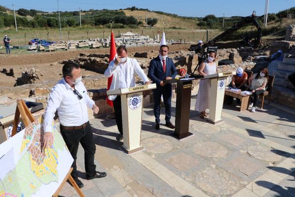 Biga Belediye Meclisi, 2 Bin 800 Yıllık Parion Antik Kenti'nde Toplandı