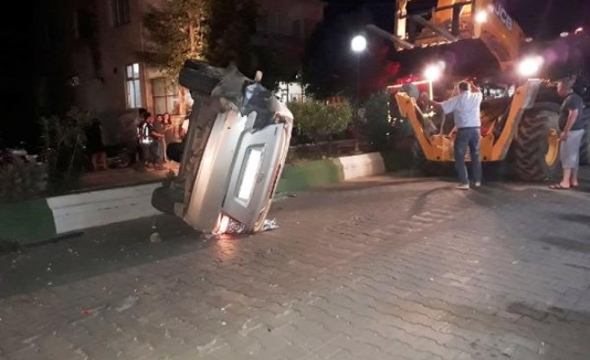 Çanakkale Bayramiç'te İki Otomobil Çarpıştı:1 Yaralı