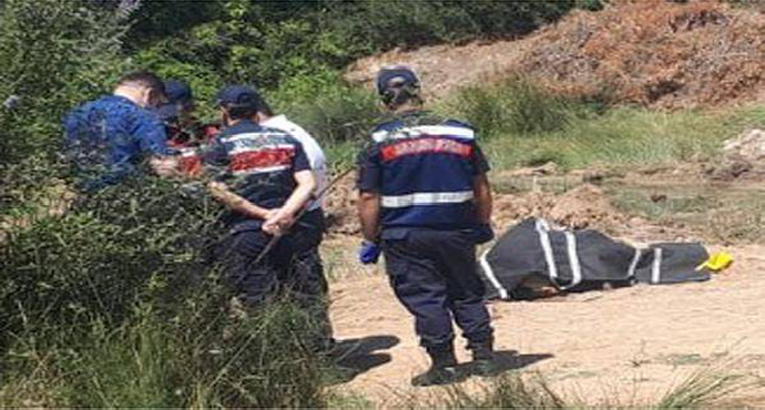 Tarlasında silahla vurulmuş olarak ölü bulundu