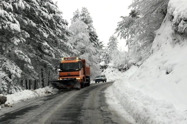 Yenice'de 13 Köy Yolu Kapandı