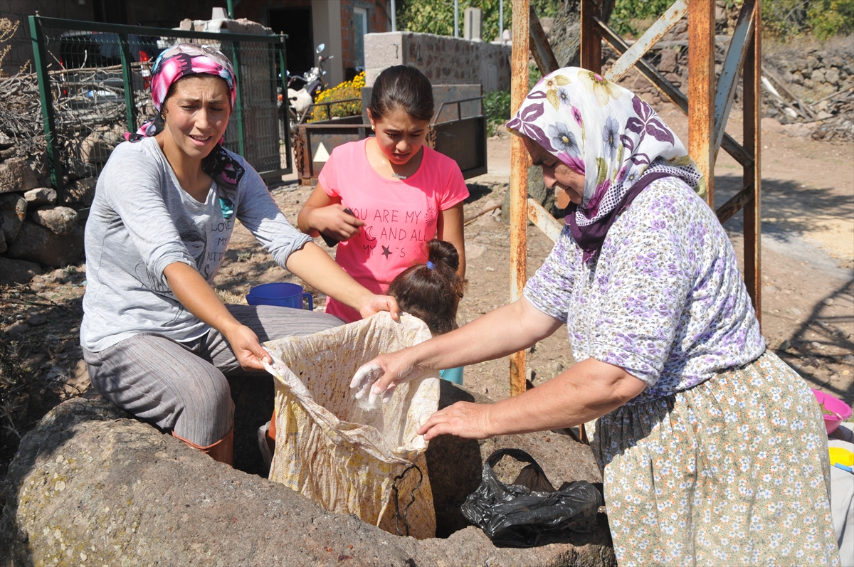 Ayvacık'ta 100 yıllık geleneği yaşatıyorlar