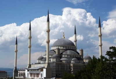 6 Minareli Üniversite Ulu Camii Cuma Günü Açılıyor