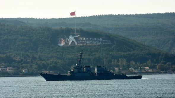 ABD'nin füze güdümlü destroyeri ‘USS Carney’ Çanakkale Boğazından geçti