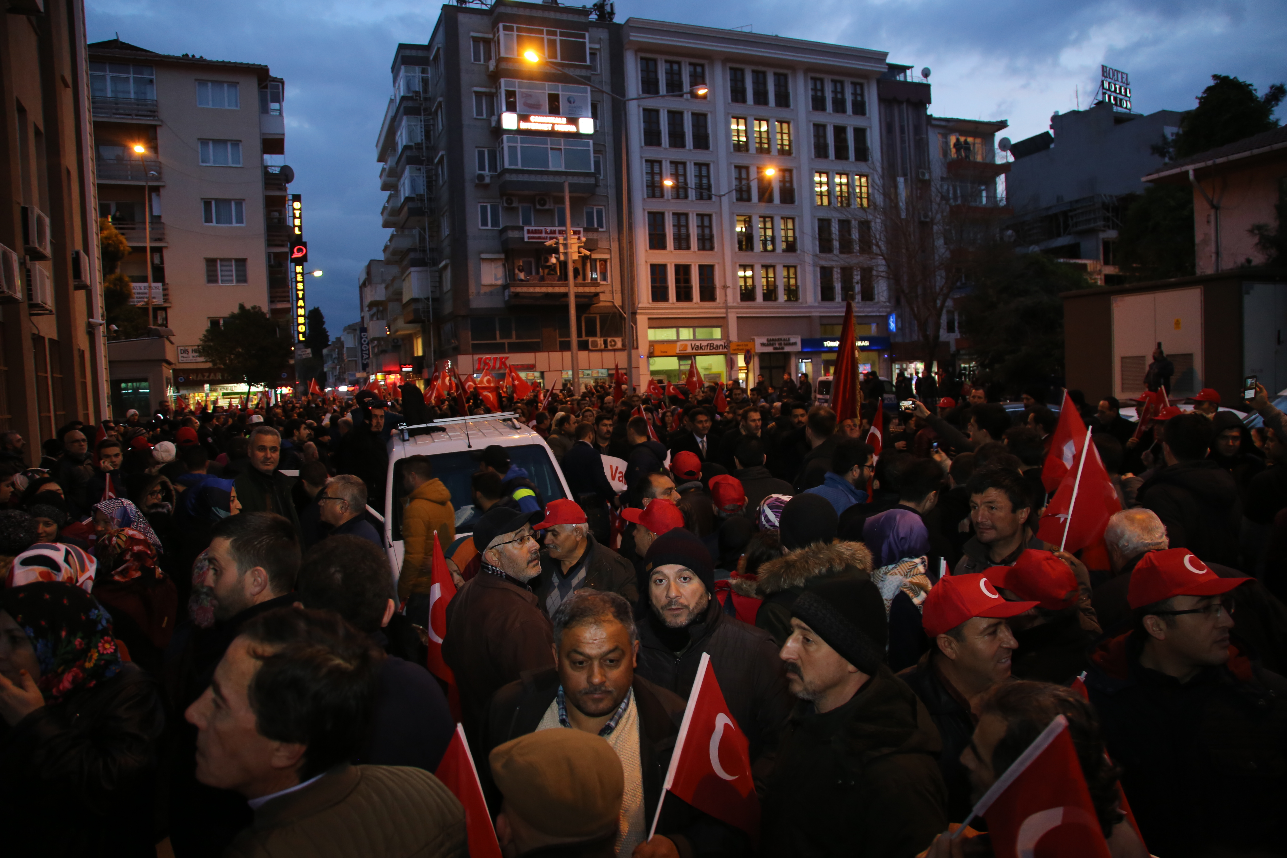 Başbakan Yardımcısı Kaynak, Deprem Bölgesinde İncelemelerde Bulundu