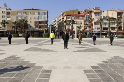 Çanakkale'de Sosyal Mesafeli Çelenk Töreni