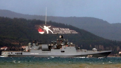 Rus Savaş Gemisi 'Admiral Makarov', Çanakkale Boğazı'ndan Geçti